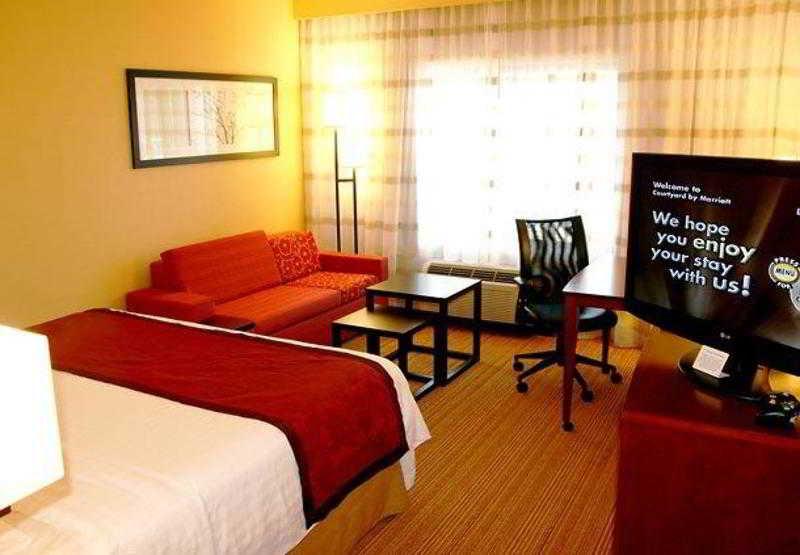 Courtyard By Marriott Traverse City Extérieur photo