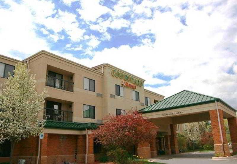 Courtyard By Marriott Traverse City Extérieur photo