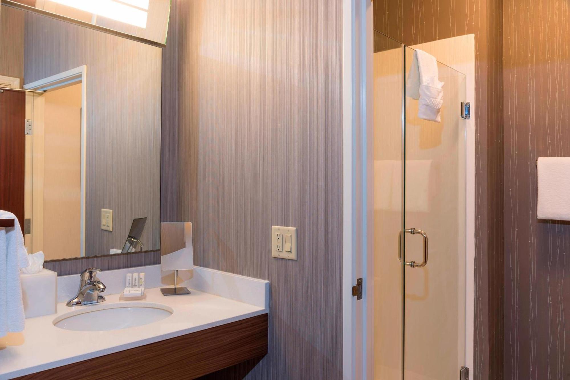 Courtyard By Marriott Traverse City Extérieur photo